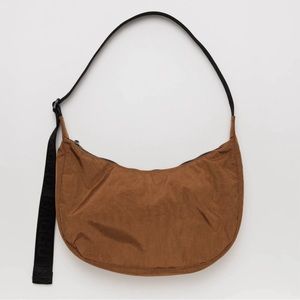 Baggu Medium Crescent Bag in Brown